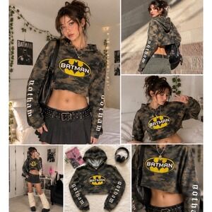 Batman Cropped Hoodie Womens Medium Camo Graphic Sleeve Raw Hem Y2K Goth Casual
